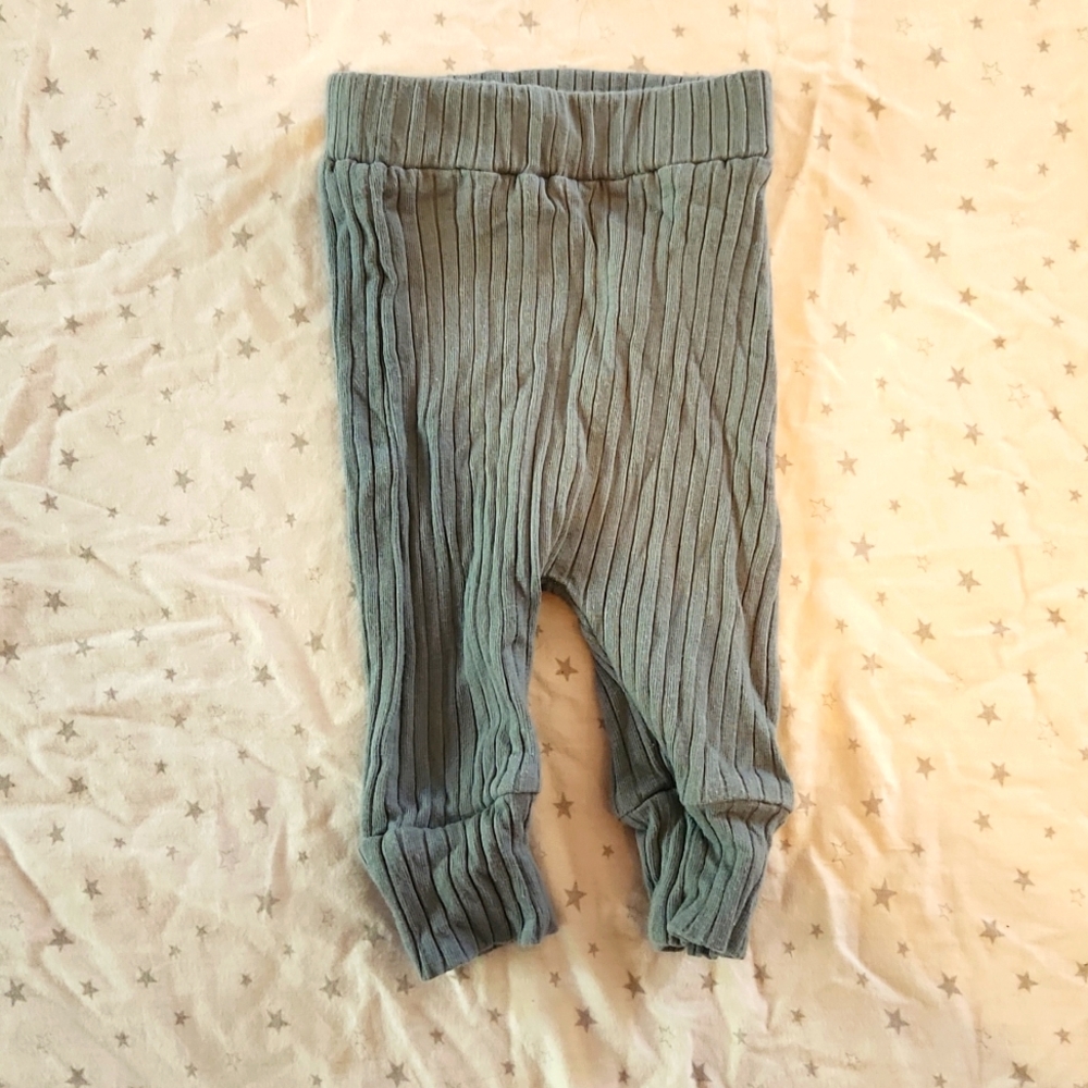 Kate Quinn rubbed leggings